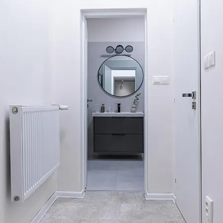 - Restart House Apartamento Poprad