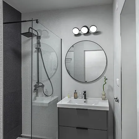 - Restart House Apartament *