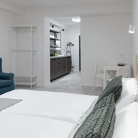 Apartment - Restart House *