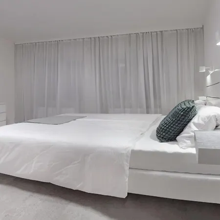 - Restart House Apartament *